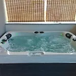 Goga With Pool And Jacuzzi