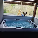 Goga With Pool And Jacuzzi *
