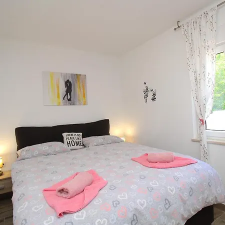 Apartment Goga With Pool And Jacuzzi *