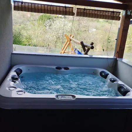 Goga With Pool And Jacuzzi *