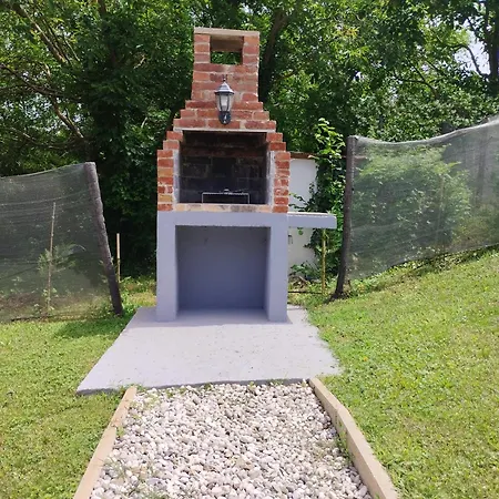 Goga With Pool And Jacuzzi Apartment