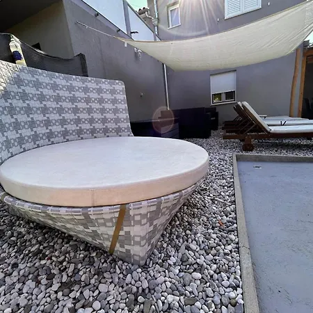 Apartment Goga With Pool And Jacuzzi