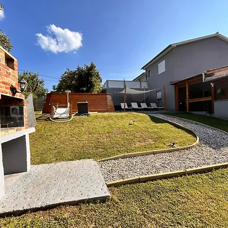 Apartment Goga With Pool And Jacuzzi Labin (Istria)