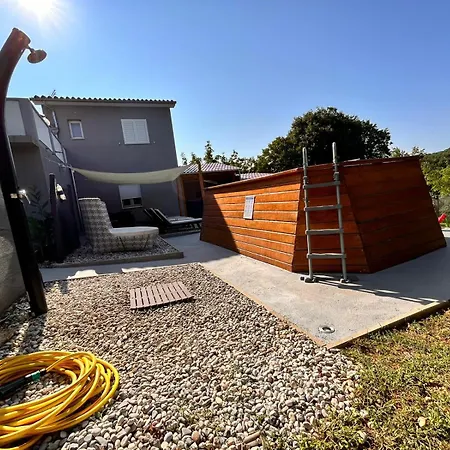 Goga With Pool And Jacuzzi *