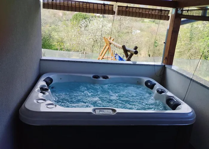 Goga With Pool And Jacuzzi *