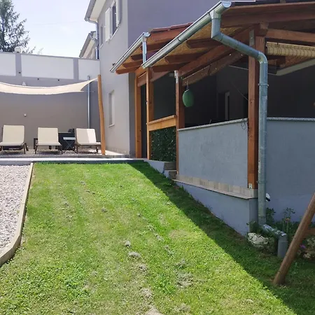 Apartman Goga With Pool And Jacuzzi *