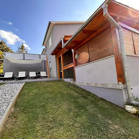 Goga With Pool And Jacuzzi Apartman