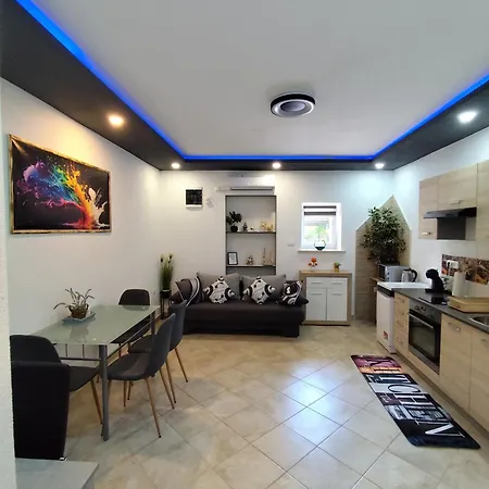 Apartment Goga With Pool And Jacuzzi Labin (Istria)
