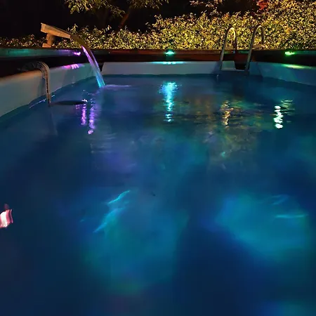 Apartment Goga With Pool And Jacuzzi