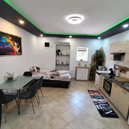 Apartment Goga With Pool And Jacuzzi